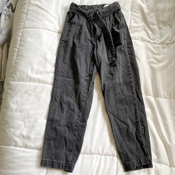 High Waisted Baggy Jeans - Picture 3 of 9